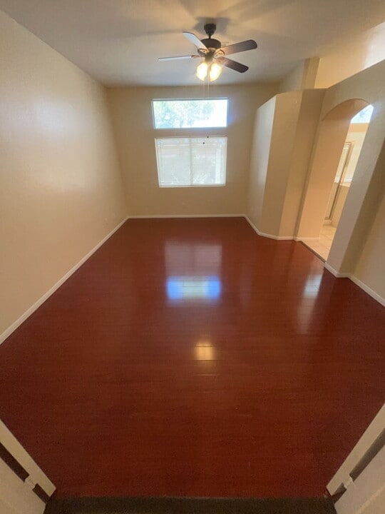 1084 Coral Desert Dr in Las Vegas, NV - Building Photo