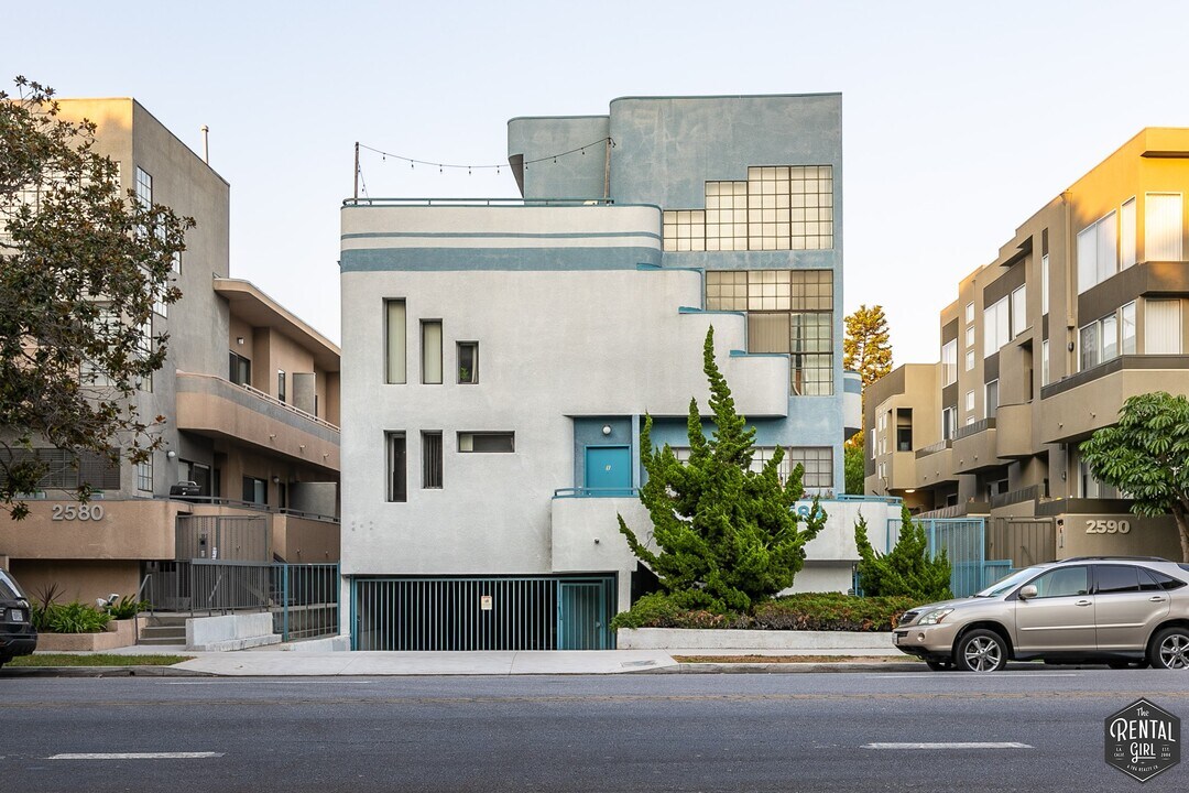 2584 S Centinela Ave in Los Angeles, CA - Building Photo