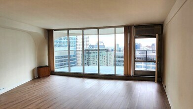 300 N State St, Unit 3128 in Chicago, IL - Building Photo - Building Photo