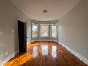 83 Judson Ave, Unit 2 in New Haven, CT - Building Photo - Building Photo