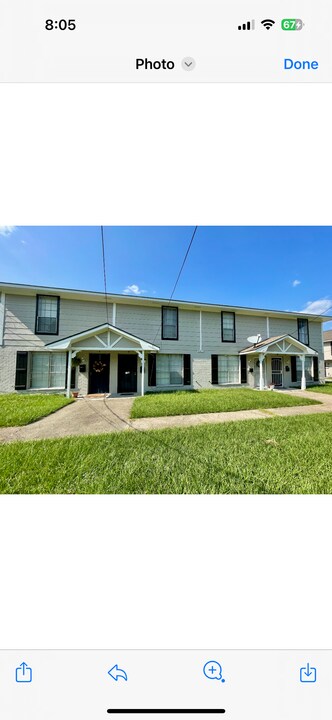 2575 Harding Blvd in Baton Rouge, LA - Foto de edificio