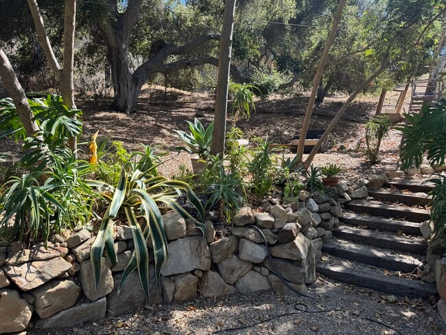 1734 Topanga Skyline Dr, Unit B in Topanga, CA - Building Photo - Building Photo