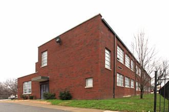 Stephen Foster Senior Living in Louisville, KY - Foto de edificio - Building Photo