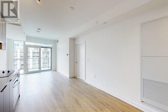 1037 The Queensway in Toronto, ON - Building Photo - Building Photo