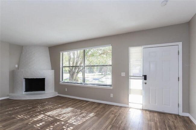 5763 Crestmont Ave in Clearwater, FL - Building Photo - Building Photo