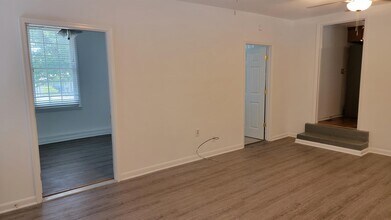 517 des in Hermitage, TN - Building Photo - Building Photo
