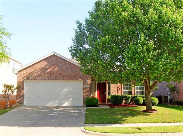 12661 Black Cherry Ln in Euless, TX - Building Photo