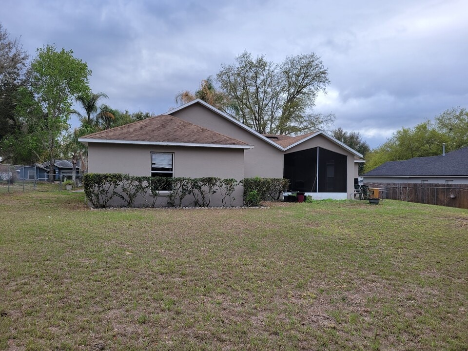 843 Park Valley Cir in Minneola, FL - Building Photo