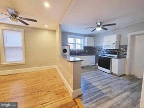 240 Virginia Ave in Folsom, PA - Building Photo - Building Photo