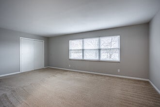 West Gate Terrace in Knoxville, TN - Building Photo - Interior Photo