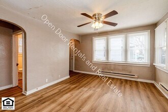 122 N Grant St in Kendallville, IN - Foto de edificio - Building Photo