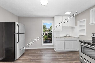 125 Eastern Ave SE in Grand Rapids, MI - Building Photo - Building Photo