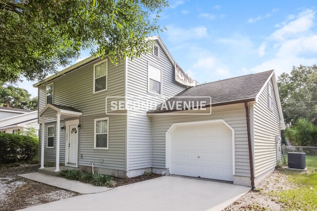 223 Carla Ann Ct in Auburndale, FL - Foto de edificio - Building Photo