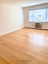 69 Grove St in Arlington, MA - Building Photo - Building Photo