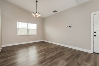 2117 Intervista Ln in Valrico, FL - Building Photo - Building Photo