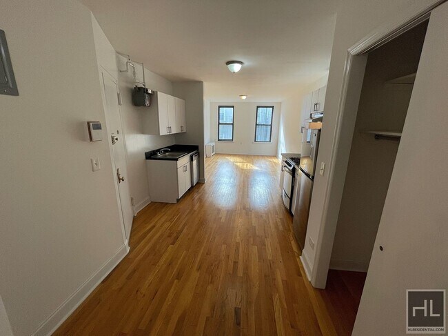 E 89 ST