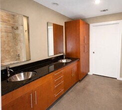 2124 E 6th St, Unit 311 in Austin, TX - Building Photo - Building Photo