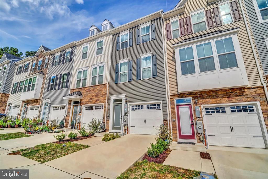 7511 Bharat Wy in Elkridge, MD - Building Photo