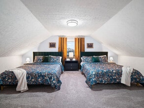 2010 Chesterland Ave in Lakewood, OH - Building Photo - Building Photo