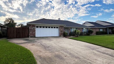 5022 Belle Chasse Dr in Bossier City, LA - Building Photo - Building Photo