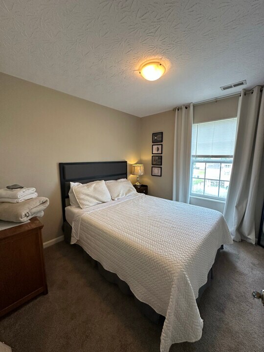 207 Vineyard Rd in Elizabethtown, KY - Foto de edificio