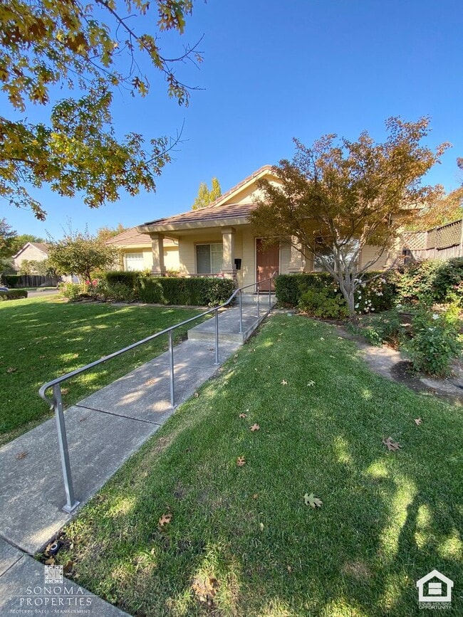 property at 754 E MacArthur St