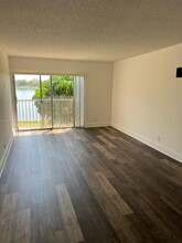 8720 N Sherman Cir in Miramar, FL - Building Photo - Building Photo