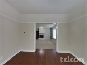 721 W 122nd Terrace in Kansas City, MO - Building Photo - Building Photo