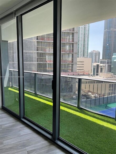 801 S Miami Ave, Unit 1202 in Miami, FL - Building Photo - Building Photo