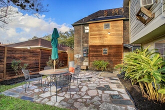 2218 Isabella St, Unit 1 in Houston, TX - Building Photo - Building Photo