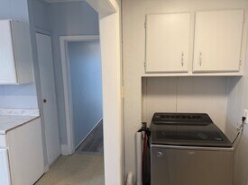 201 Auburn St in Manchester, NH - Building Photo