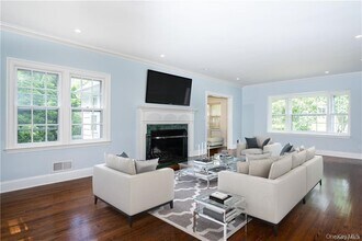 25 Jerome Ave in New Rochelle, NY - Building Photo - Building Photo