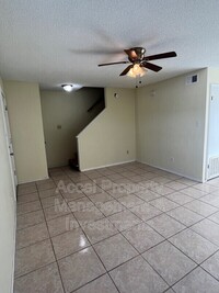 2133 Kerria Ave in McAllen, TX - Foto de edificio - Building Photo