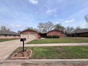 2317 NE Village Dr in Lawton, OK - Building Photo - Building Photo