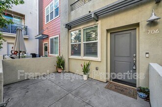 214 Antoni Glen in Escondido, CA - Building Photo - Building Photo
