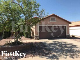 3035 W Melinda Ln, Unit 33-217 in Phoenix, AZ - Building Photo