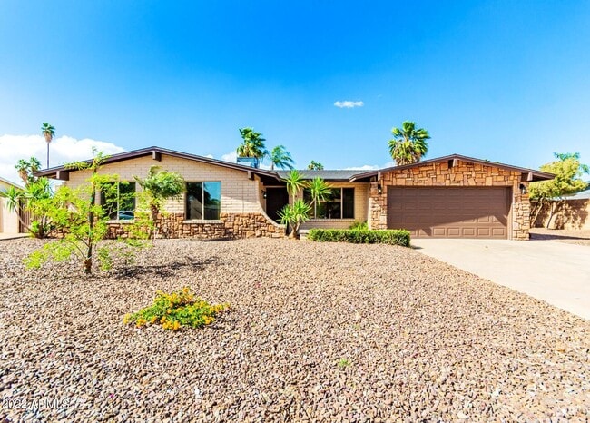 property at 5320 E Hearn Rd