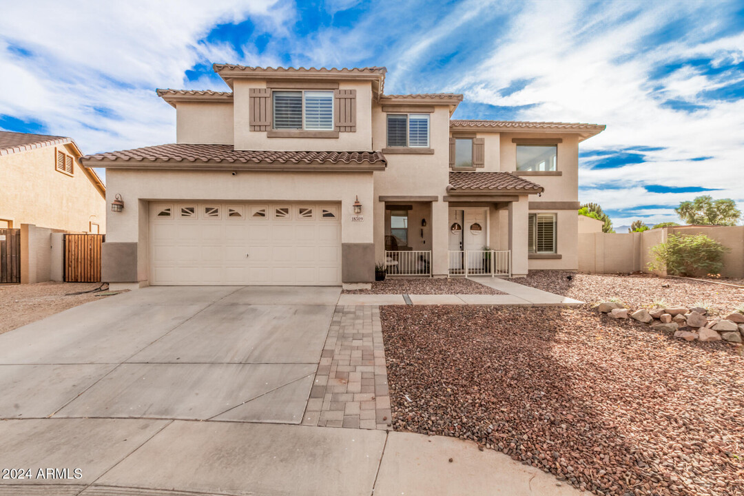 18309 W Desert Ln in Surprise, AZ - Building Photo