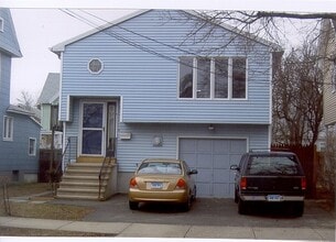 57 Dana St, Unit Ground Level - No Stairs in West Haven, CT - Building Photo - Building Photo