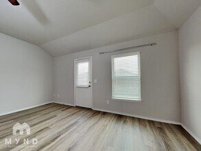 4242 Stuebner Hl Dr in Houston, TX - Foto de edificio - Building Photo