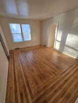 109 Milwaukee Ave W in Fort Atkinson, WI - Building Photo