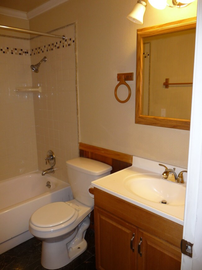 3021 NE 140th St-Unit -8 in Seattle, WA - Building Photo - Building Photo