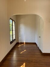 458 N Genesee Ave, Unit 458 half in Los Angeles, CA - Foto de edificio - Building Photo