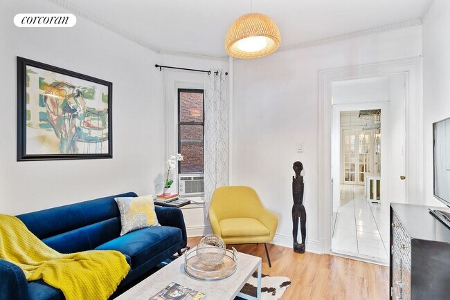 228 W 16th St in New York, NY - Building Photo - Building Photo