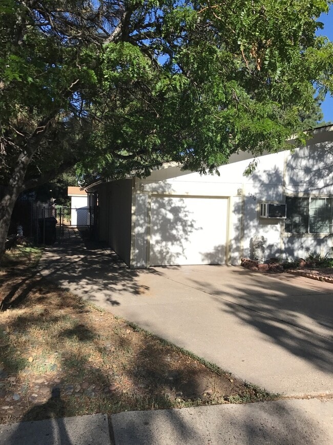 property at 4270 E Hollygreen Rd