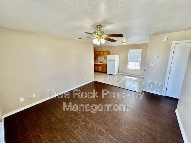 218 E 14th St in Ada, OK - Building Photo - Building Photo