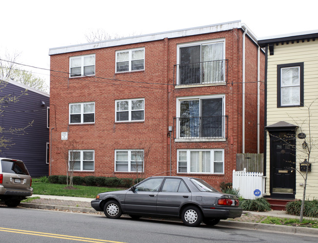 Spring Gardens Apartments in Alexandria, VA - Building Photo - Building Photo