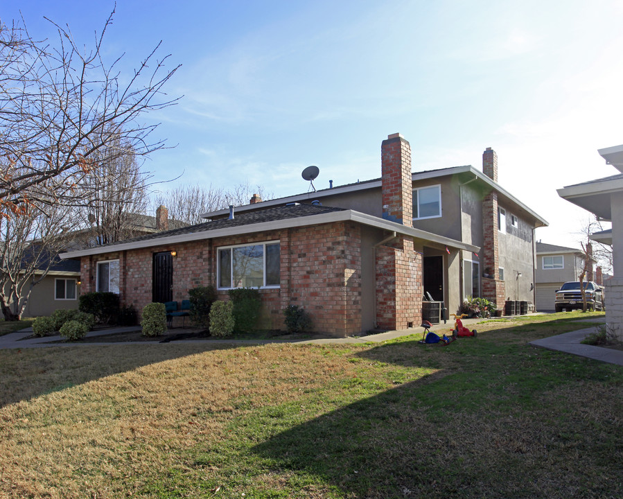 4145 Apostolo Cir in Sacramento, CA - Foto de edificio