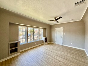 536 W 77th St in Los Angeles, CA - Building Photo - Building Photo