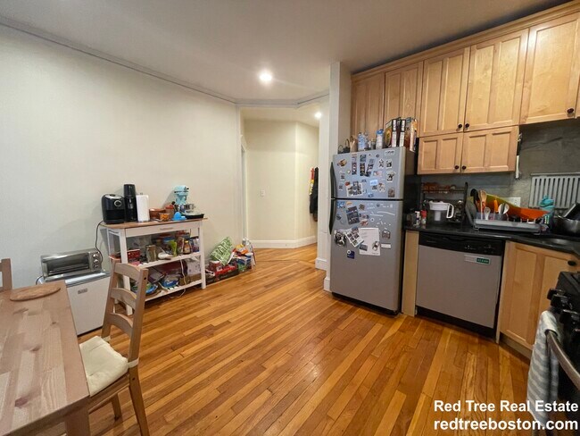 191 Winthrop Rd, Unit 6 in Brookline, MA - Foto de edificio - Building Photo